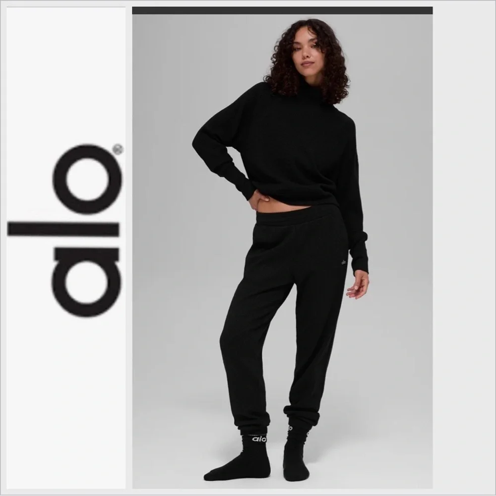 Alo Waffle Weekend Escape Mock Neck Long Sleeve and jogger SET S
